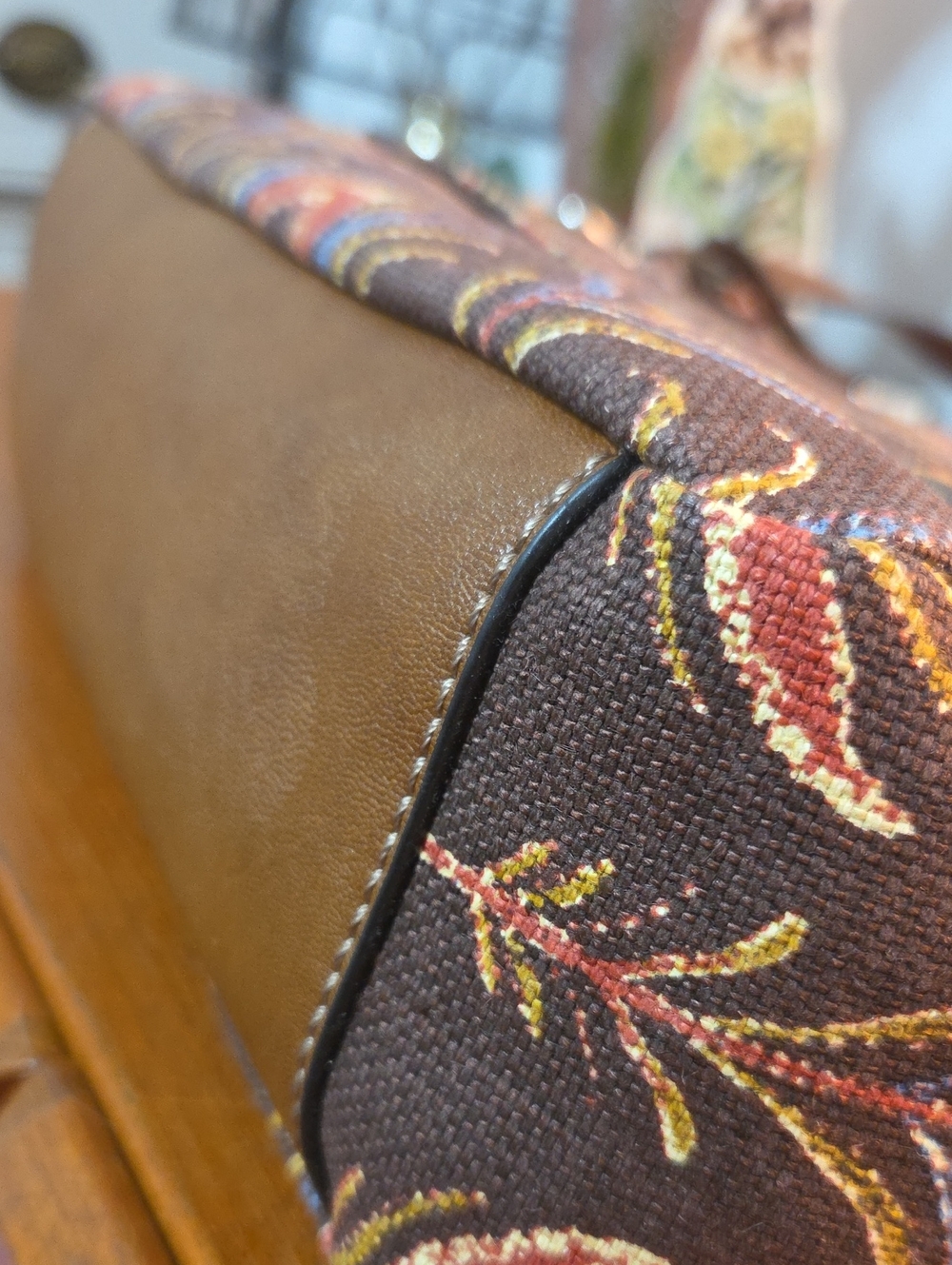 Relic Brown Peacock-Feather Crossbody Bag with Matching Wallet - Picture 3 of 16